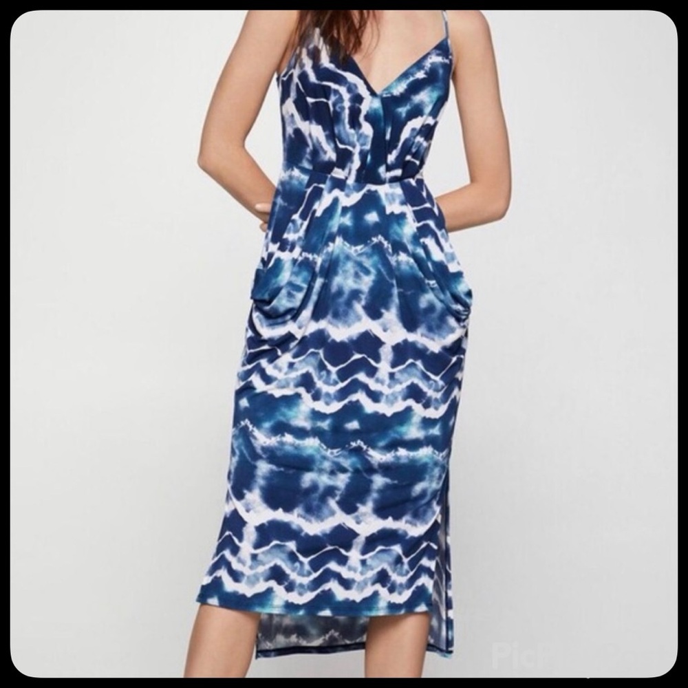 BCBGeneration Blue and White Tie-Dye Midi Dress (Size M)